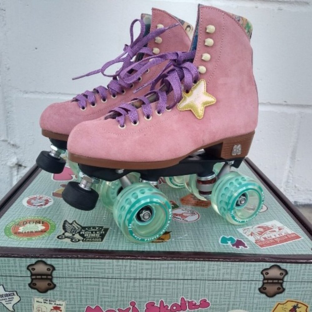 New Rare Moxi Lolly Stawberry Pink Roller Skates mens size 5, womens size 6, 6.5